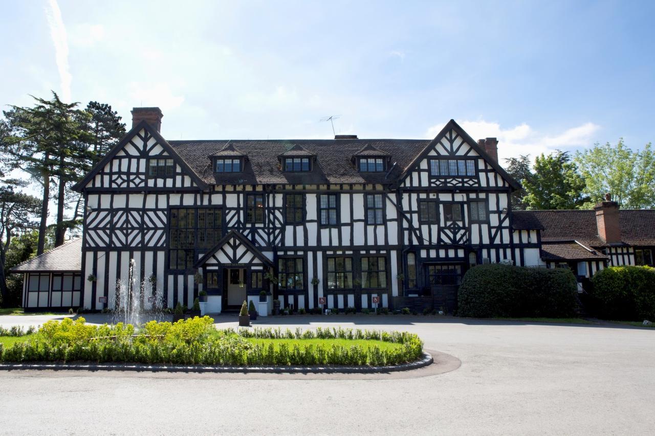 The Manor Elstree Hotell Exteriör bild