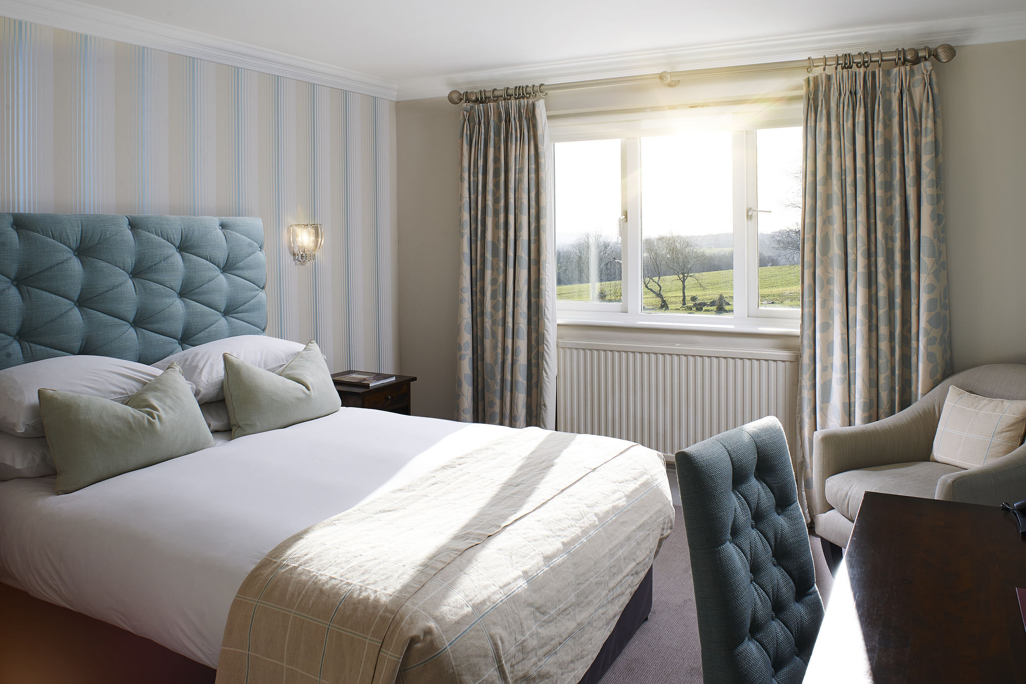 The Manor Elstree Hotell Exteriör bild